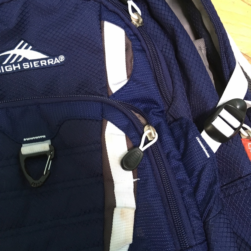 High Sierra backpack! - Picture 3 of 5